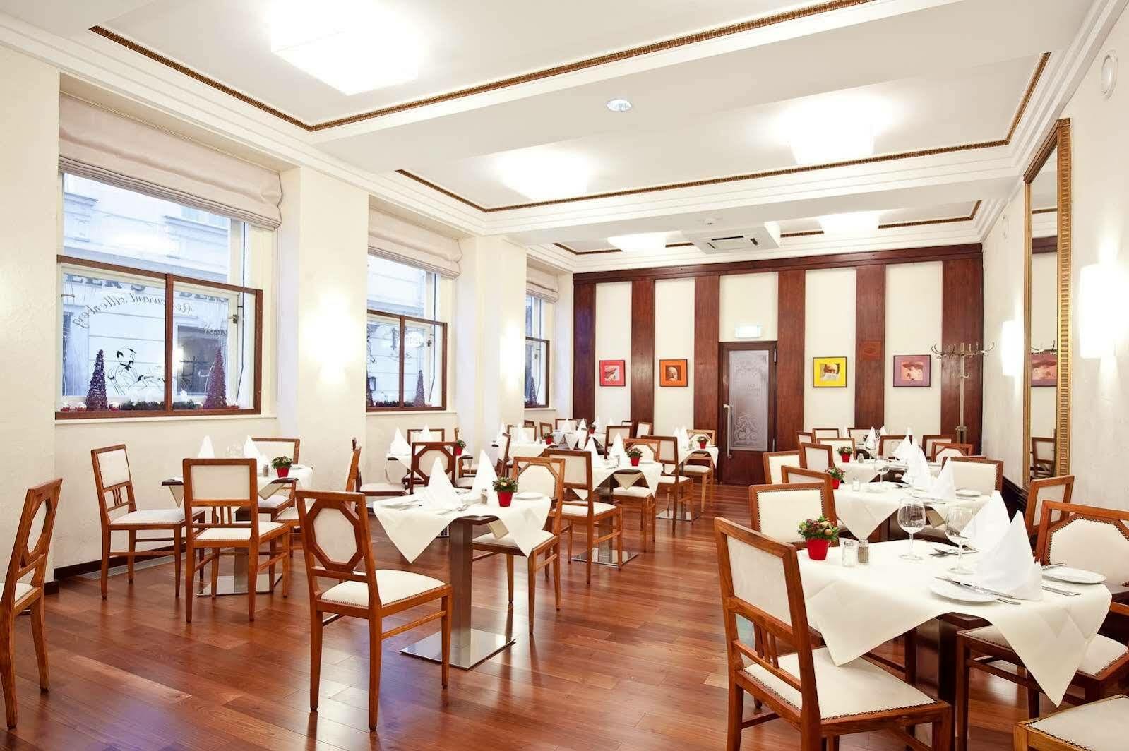 Hotel Graben 4*